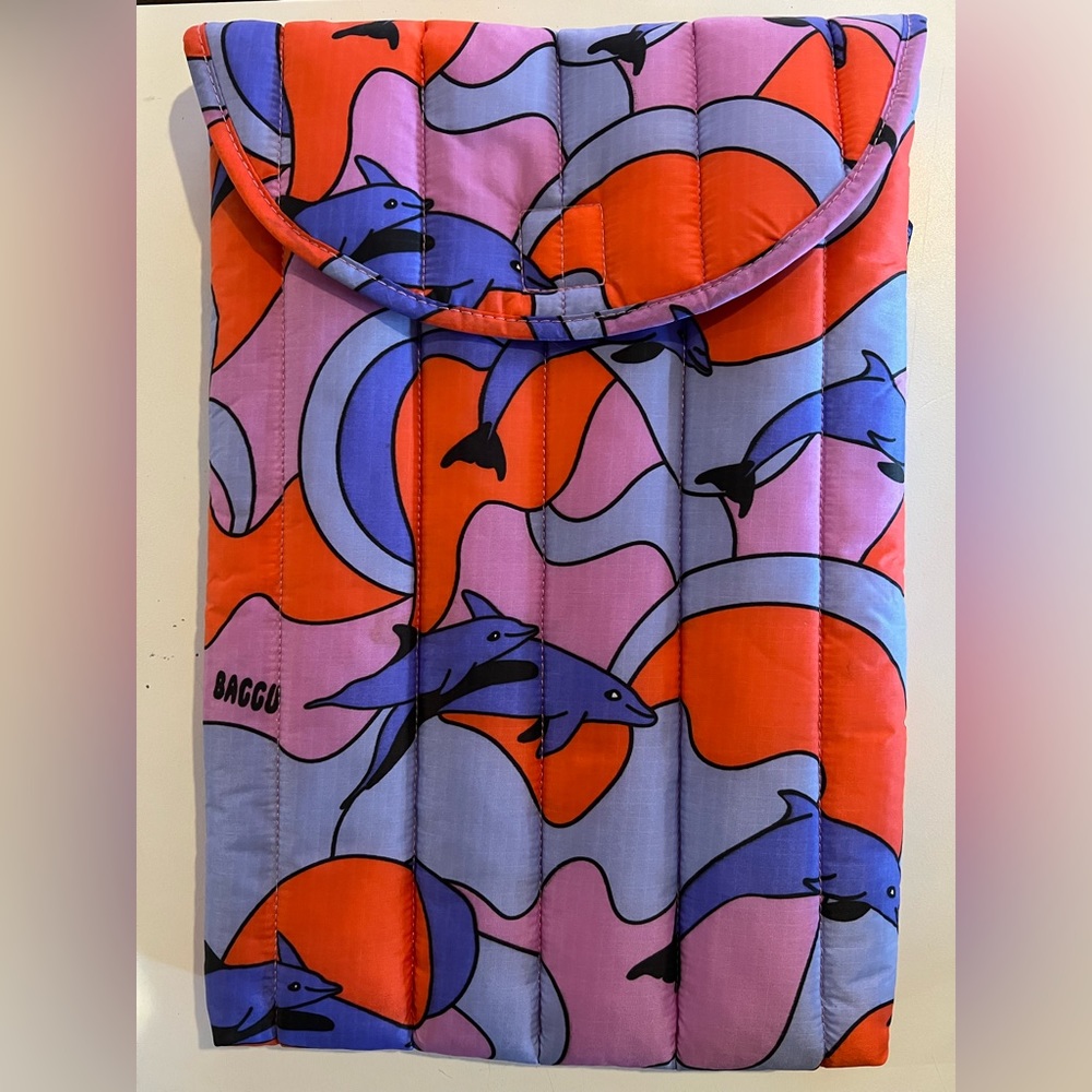 Baggu puffy laptop sleeve 16” dolphins print